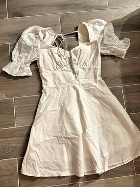 Windsor Eyes On You Eyelet Tie Back Dress White